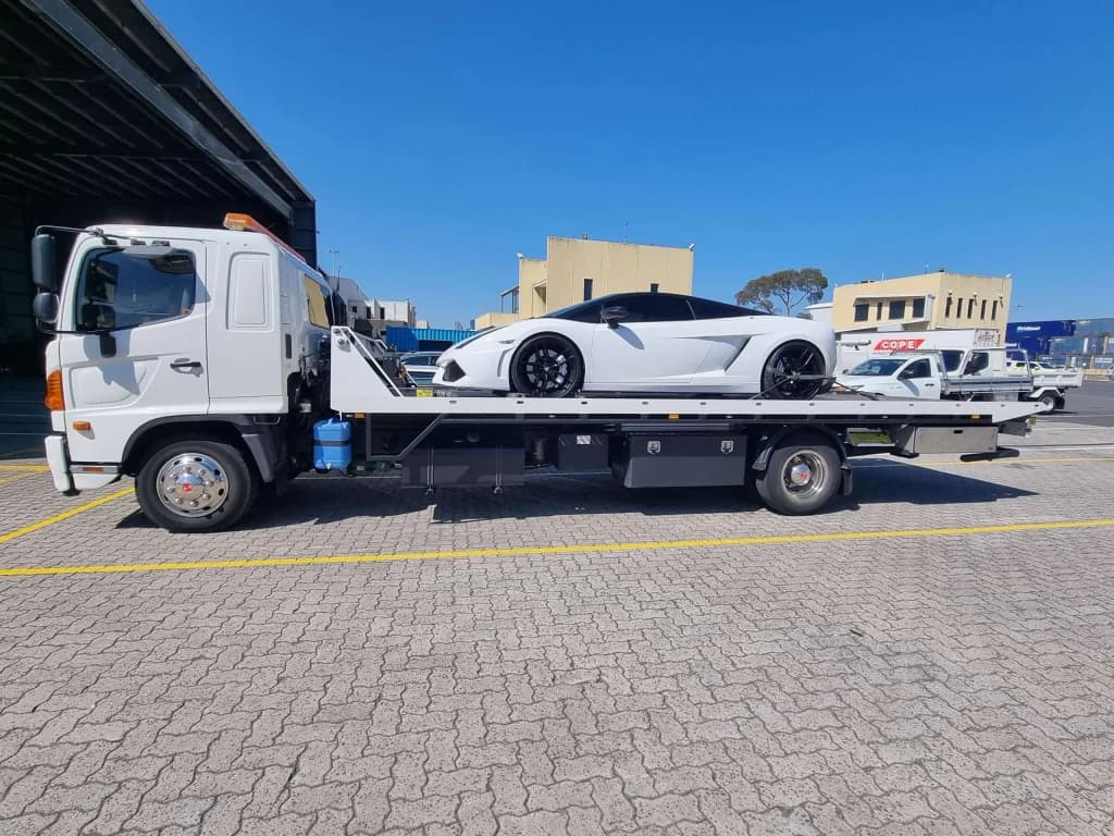 Tow Truck Laverton | Fast &amp; Reliable 24/7 Towing – One Stop Towing