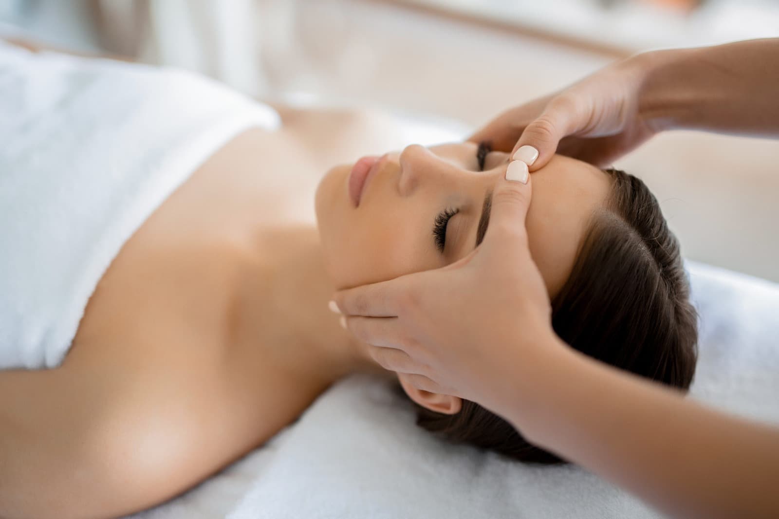 Microneedling honolulu: Boost Collagen Naturally