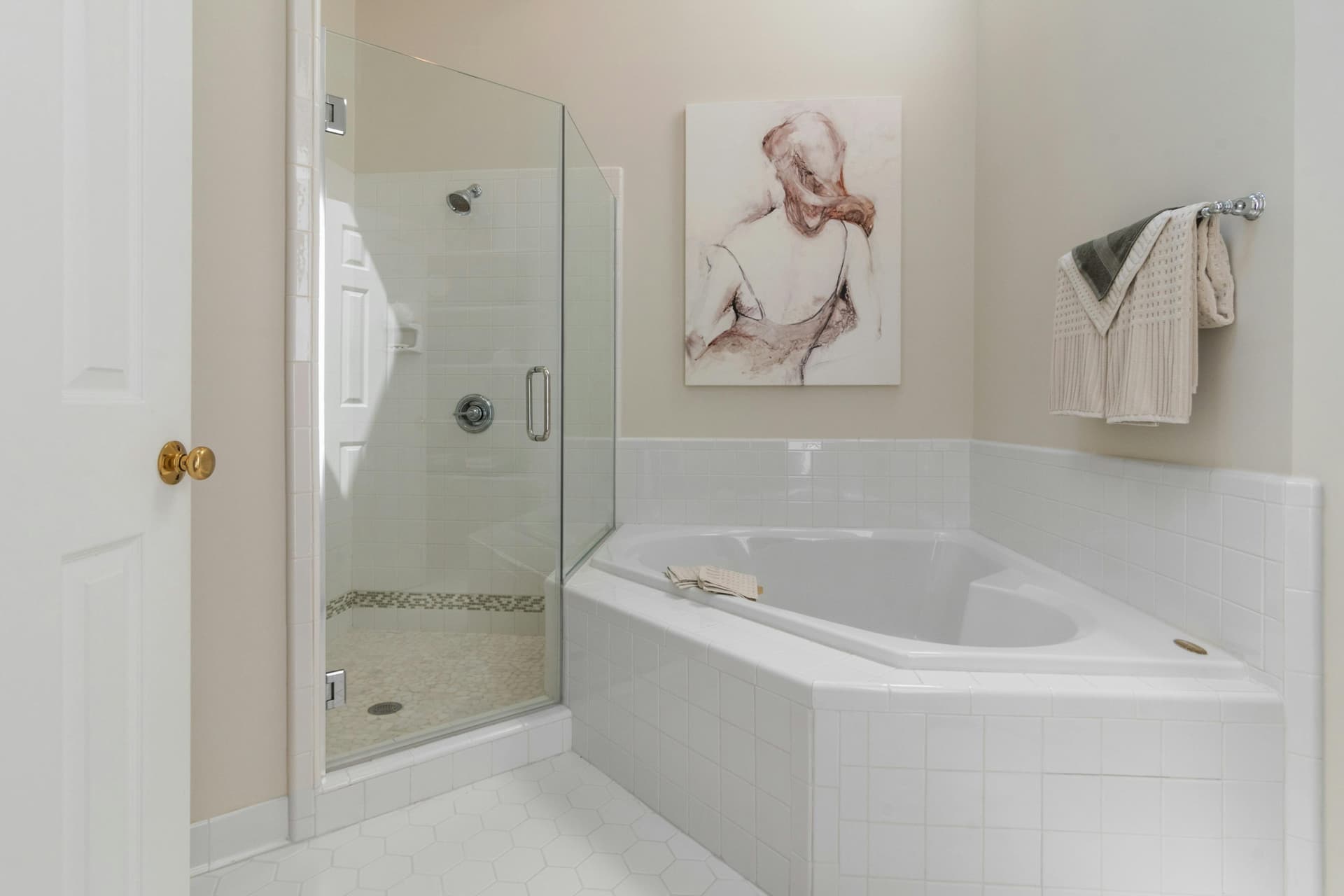 Elegant Showers for Complete Bathroom Makeovers