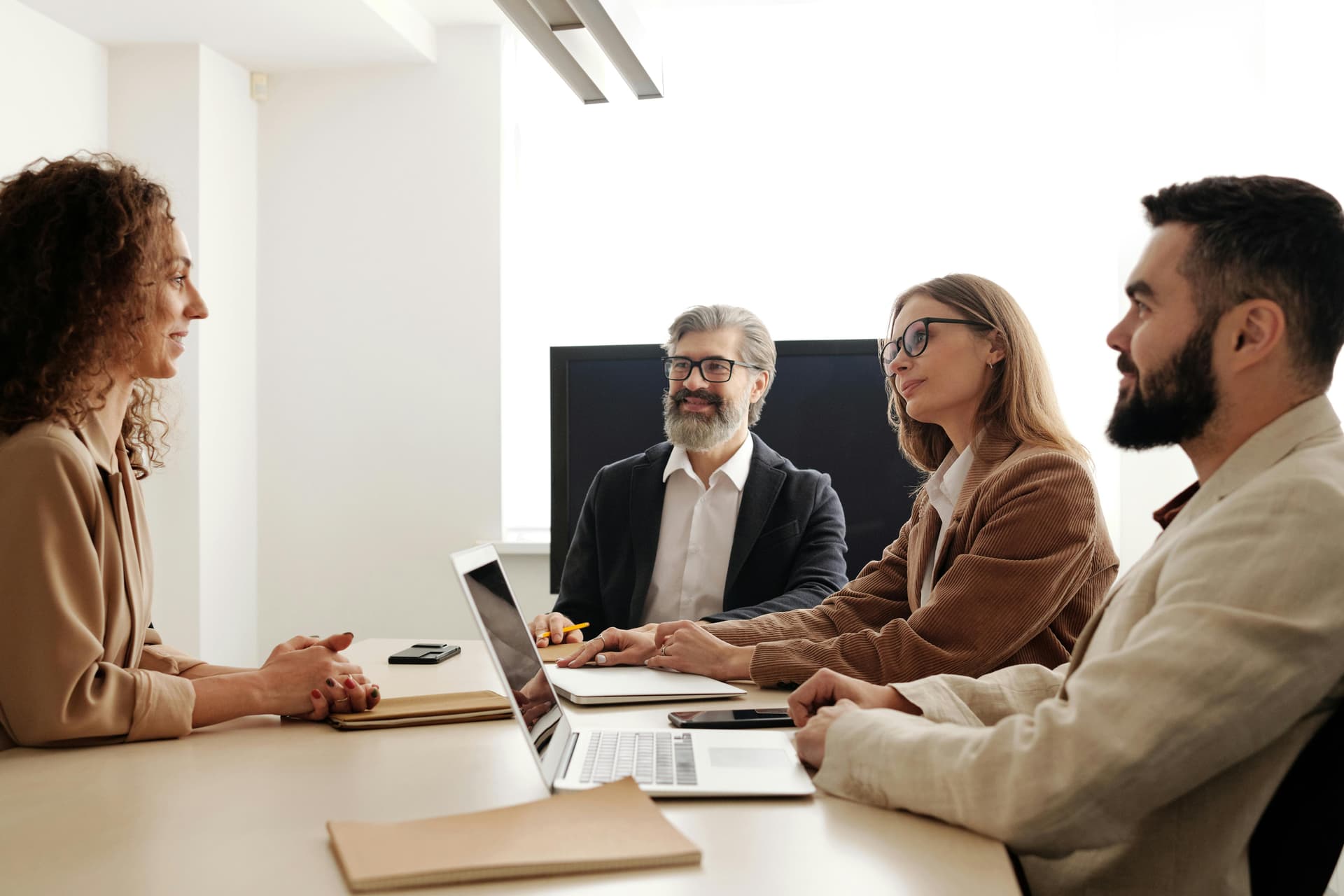 How to Find Profitable Niches Online for Long-Term Business Success
