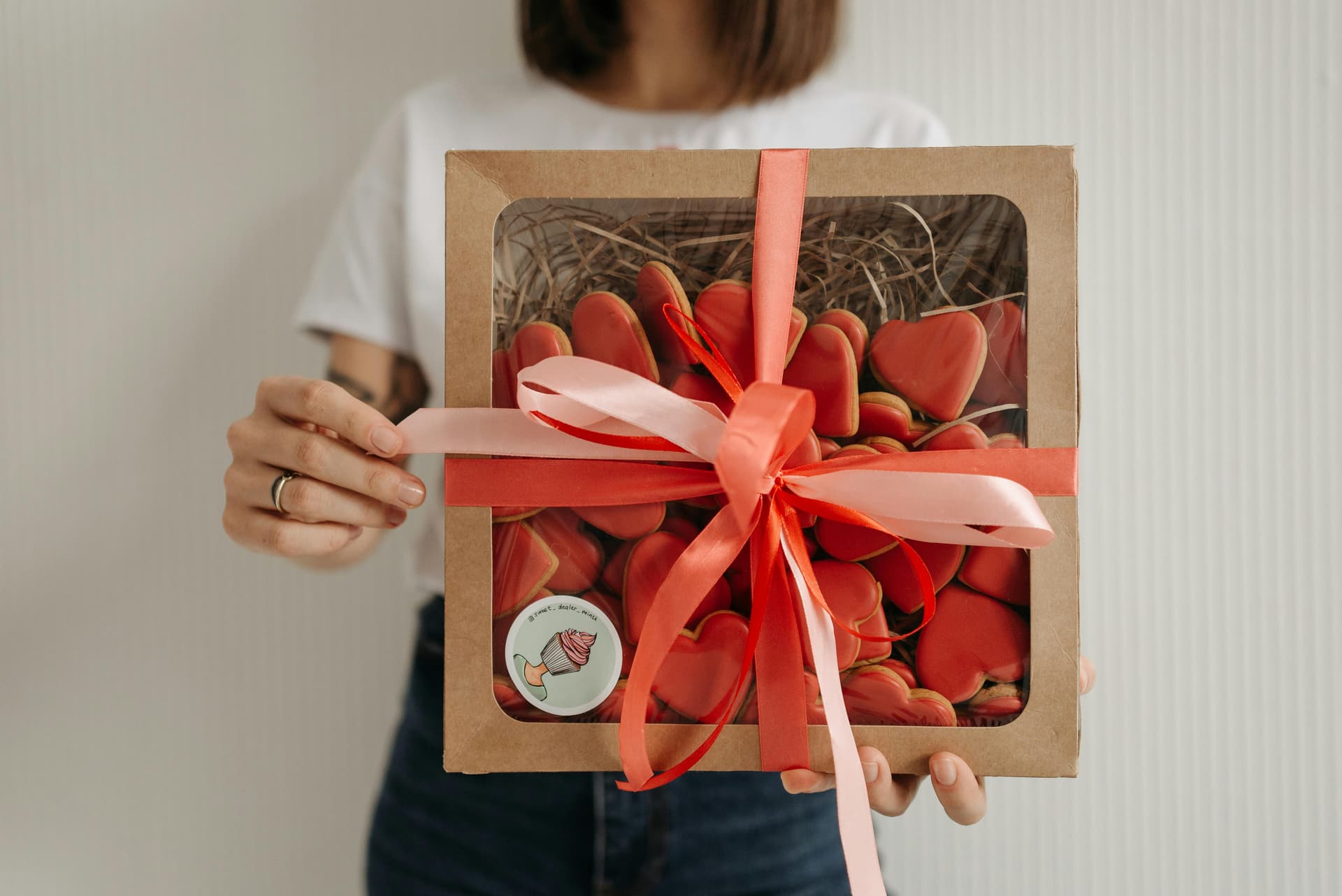 Luxury Gift Boxes Wholesale with Magnetic Closure and Custom Inserts