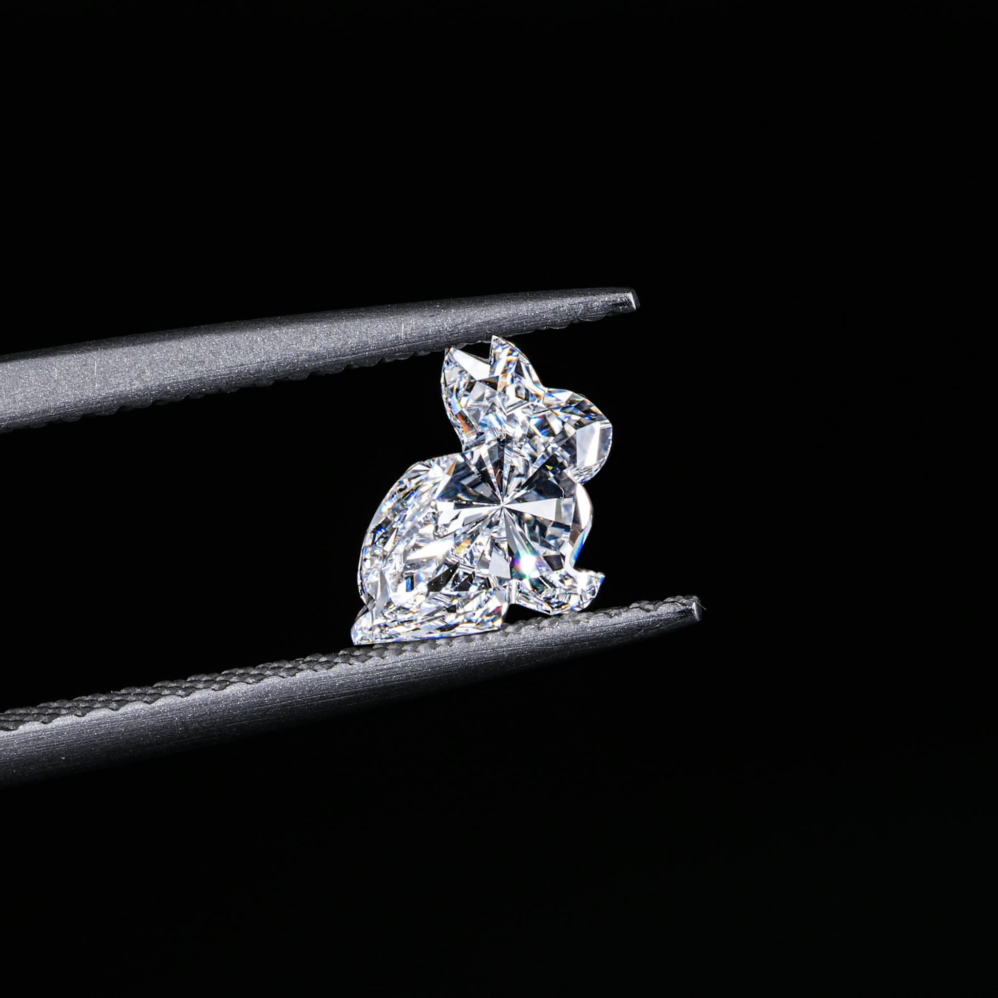 Romantic Diamond Gifts for Her UK: The Perfect Valentine’s Surprise
