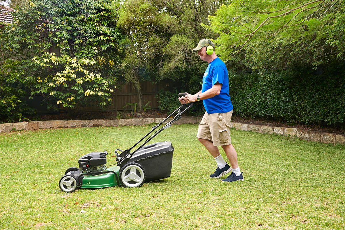 Glenn’s Repair & Rental – lawn mower rental for a Clean, Professional Cut