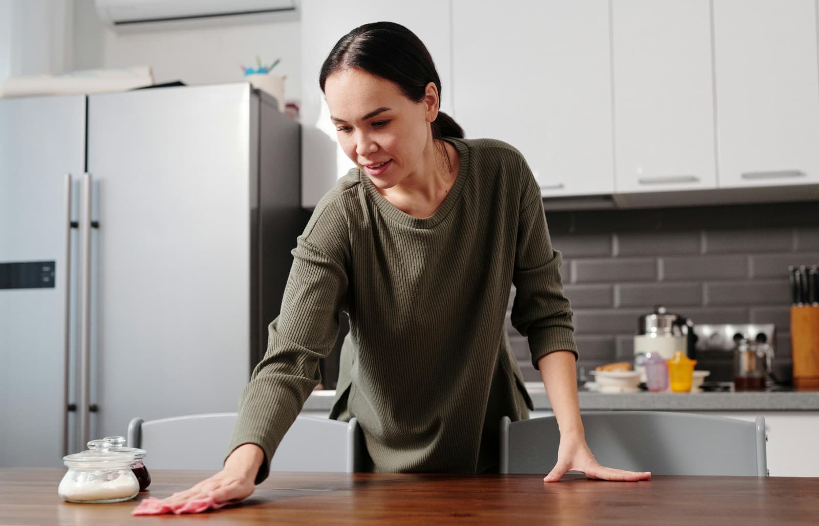 Get a Spotless Look with Kitchen Deep Cleaning Dubai Services