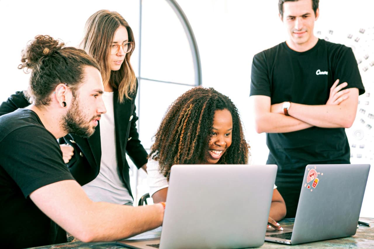 Easy Side Hustles for Students to Make Money on the Side