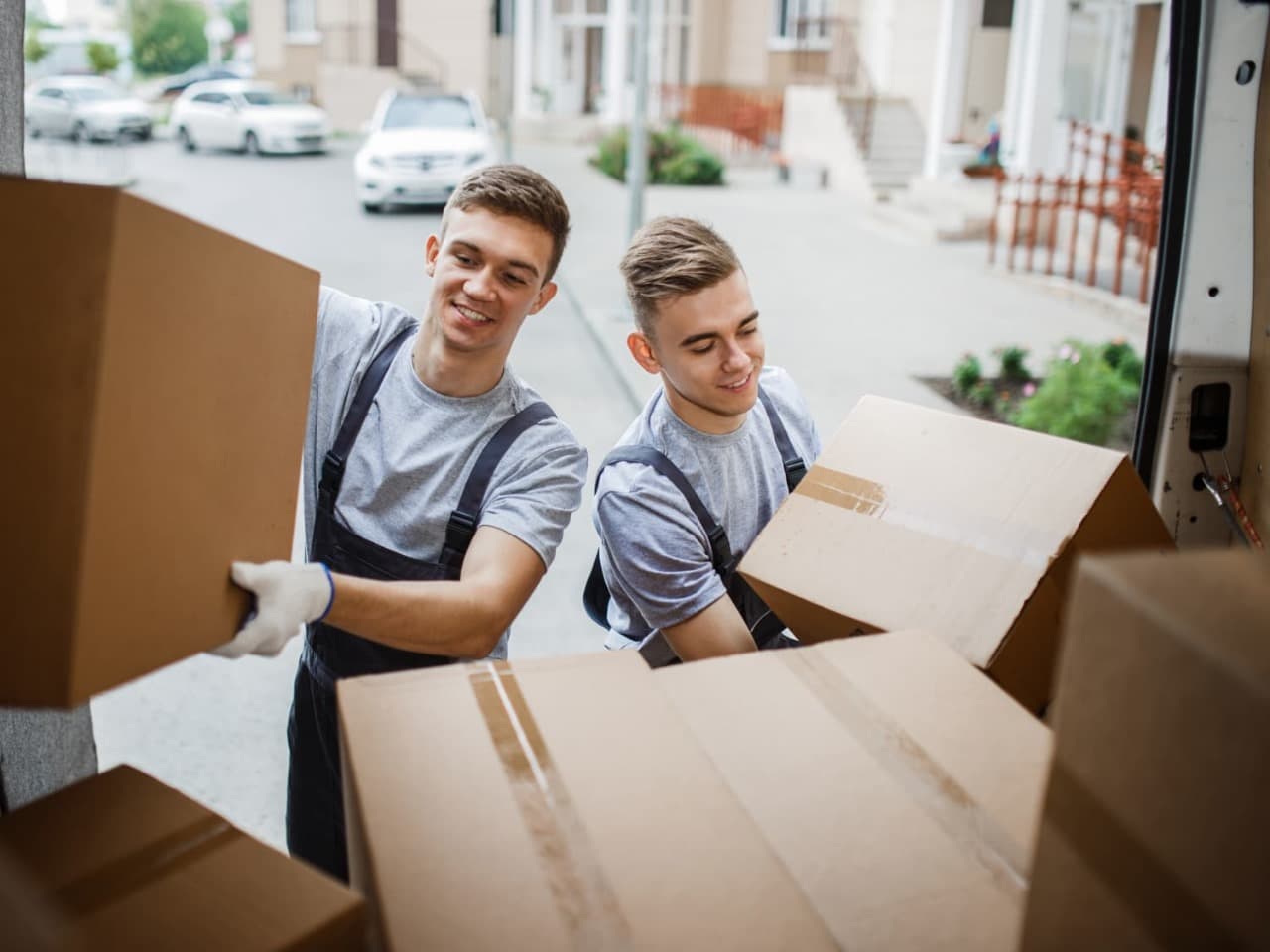 Moving companies across provinces Serving Homes and Businesses