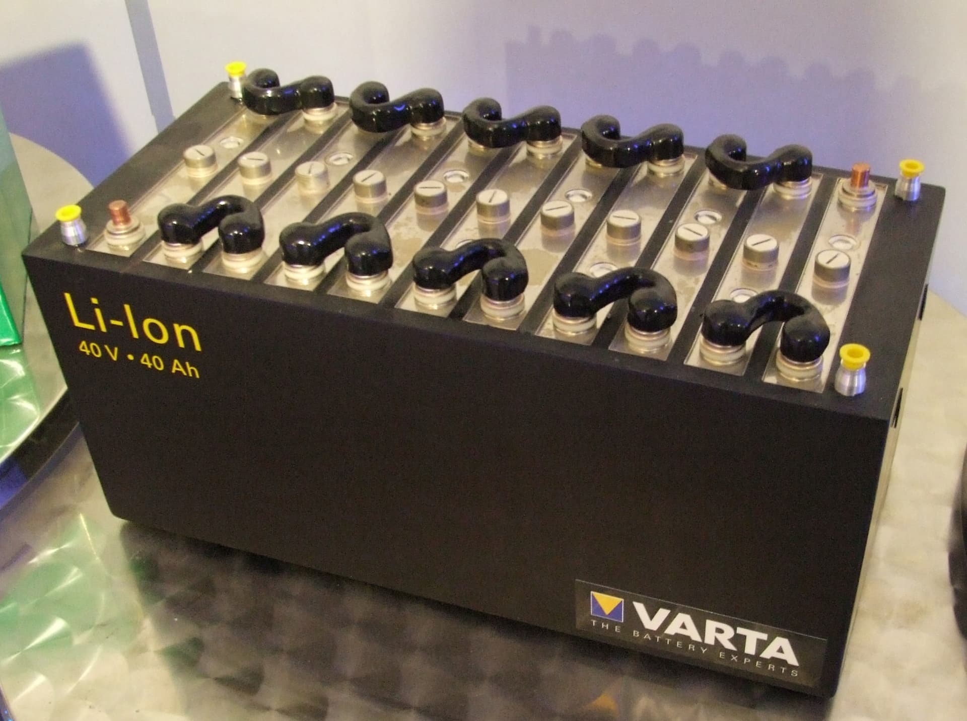Why Lithium Batteries Offer the Best Performance for ESS Projects