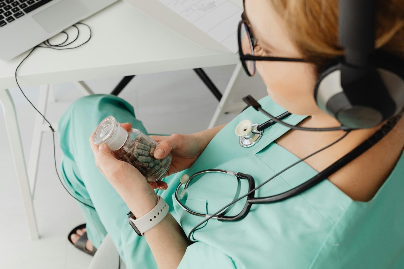 10 325 pill: What Medication Is It and How Is It Used?