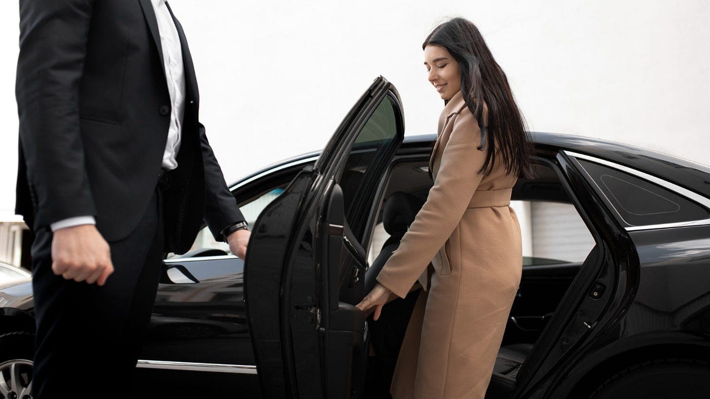 Executive Chauffeur Taxi Nottingham to Birmingham Airport