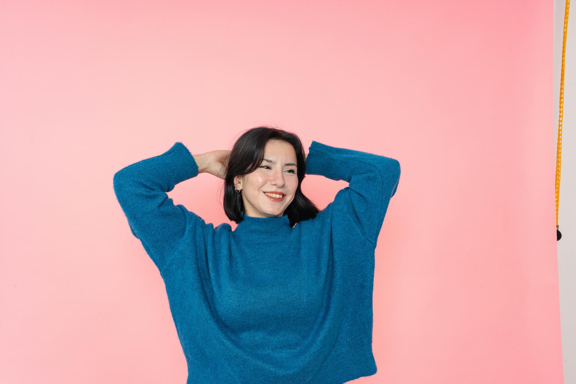 Abito scollo americana: outfit per matrimoni e cerimonie