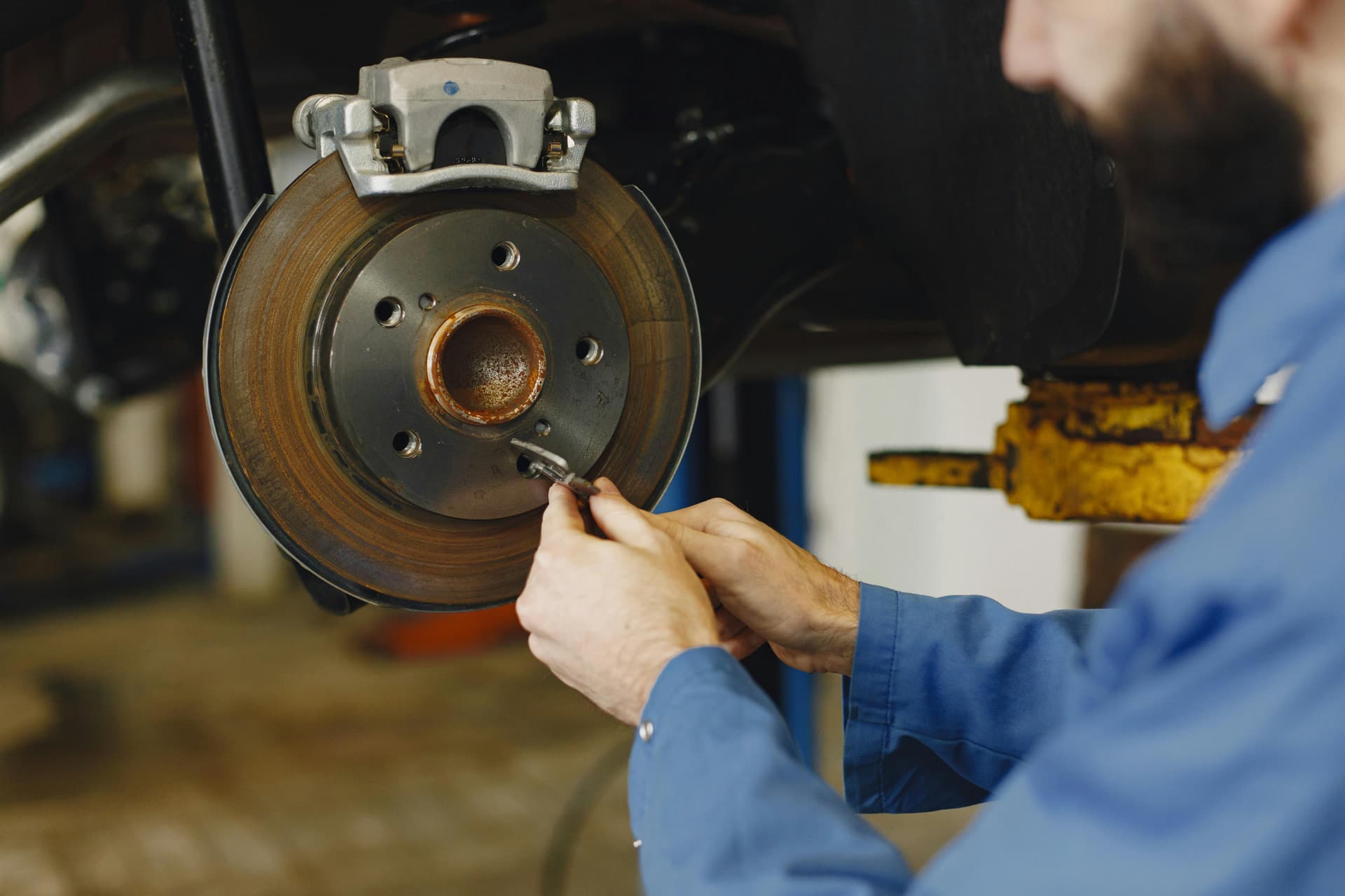 Expert Technicians Offering Affordable Vehicle Repair Services