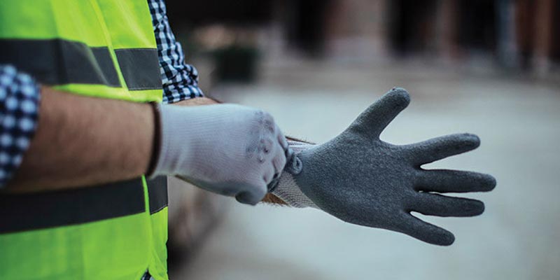Why Reinforced Work Gloves Are Essential for Safety and Performance
