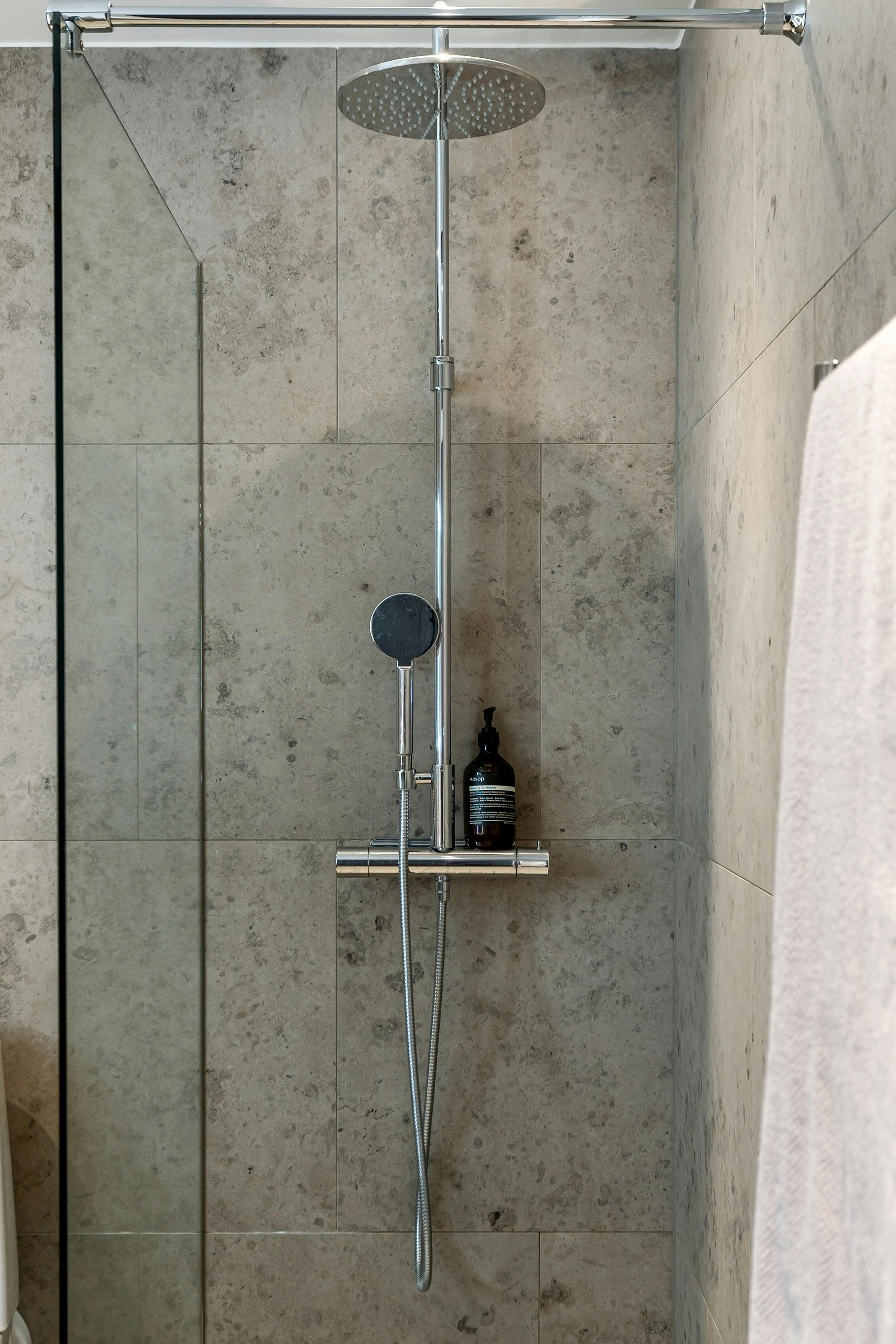 Elegant Showers Redefining Bathroom Style and Comfort