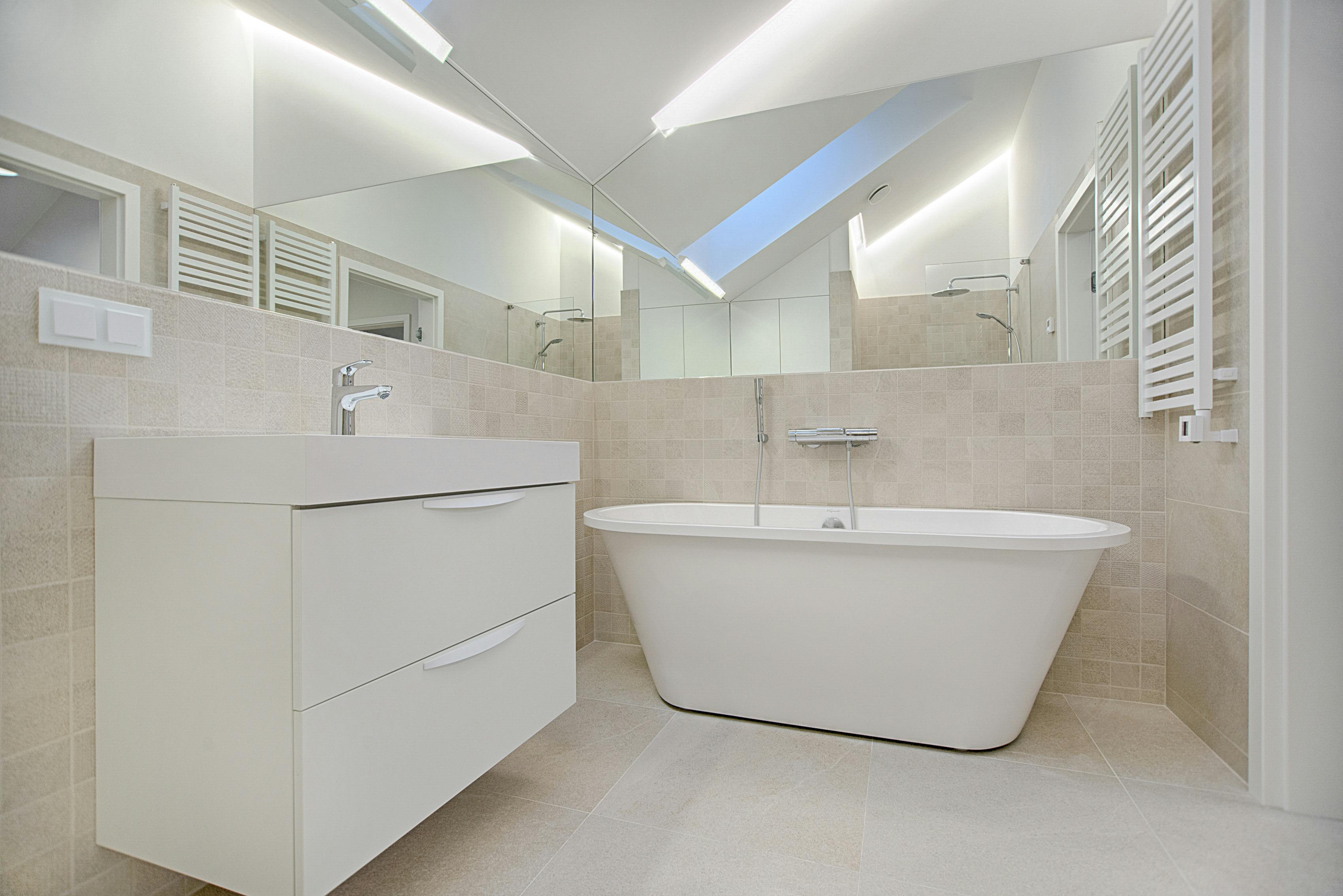 Elegant Showers: Elegant Designs for Every Budget