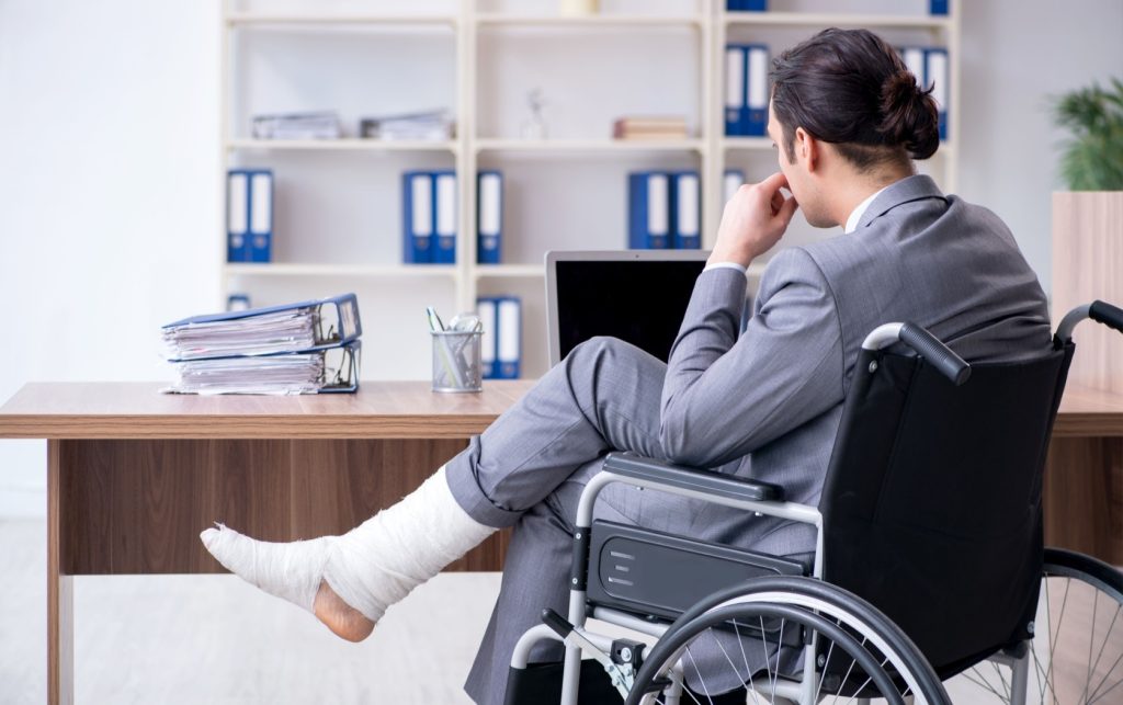 what does a personal injury lawyer do