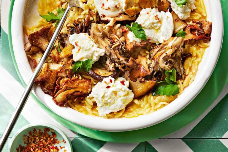 real-simple-april-meatless-dinners-mushroom-and-burrata-orzotto-recipe-0423FOO-deef3e5347ee45359819757c42195596